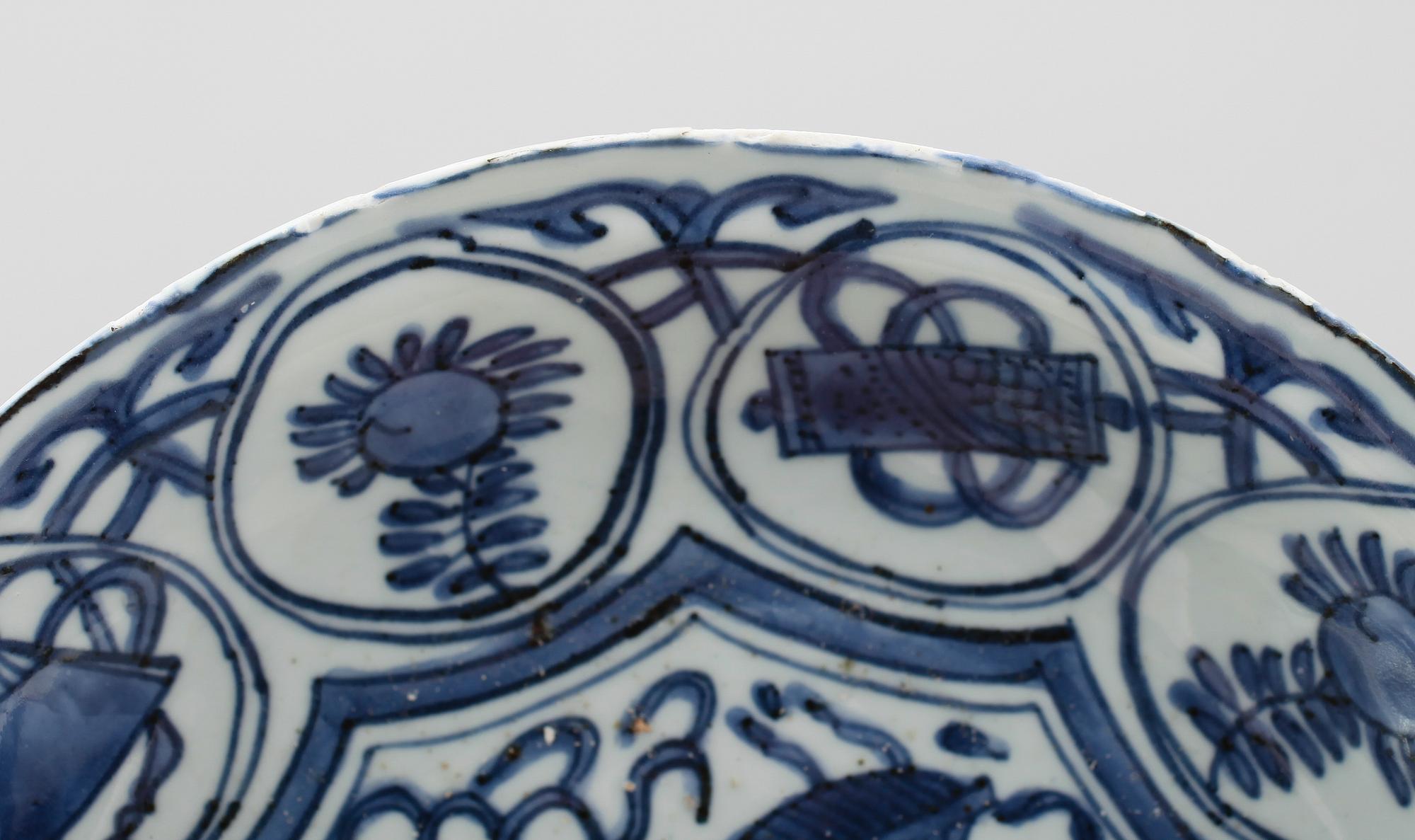 SKÅLFAT, porslin, Kina, 1600-talets första hälft.