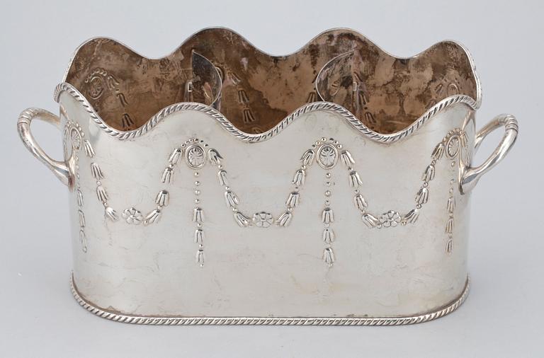 VINKYLARE, nysilver, 1900-talets andra hälft.