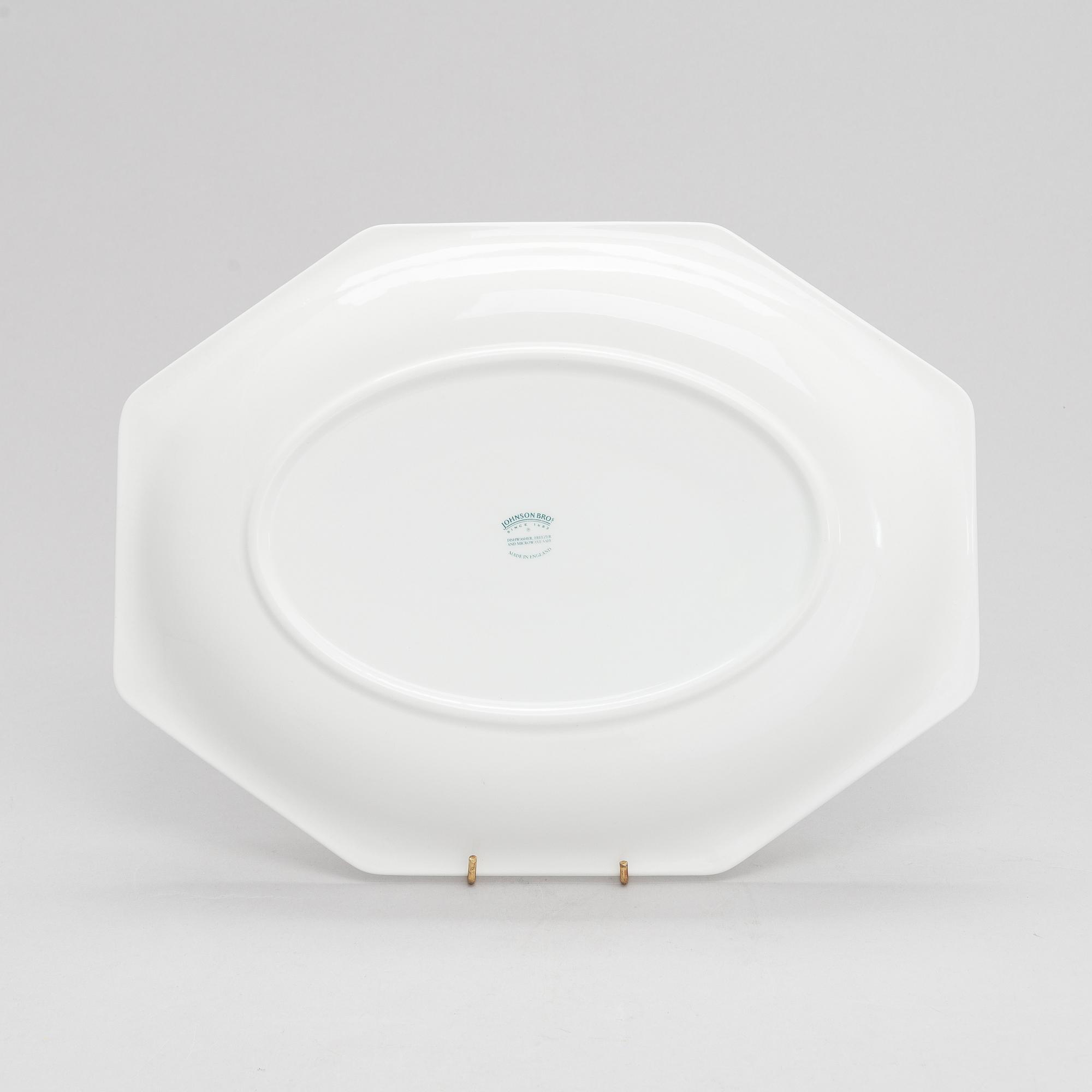 Johnson Bros, ruoka-astiasto "Heritage", 47 osaa, kivitavaraa. Englanti.