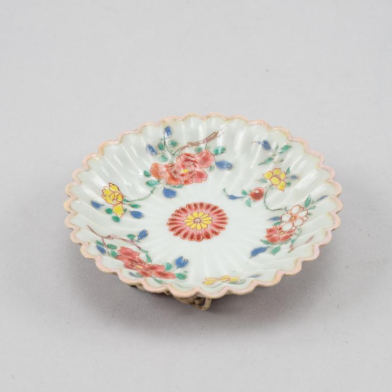 A famille rose cup with stand, Qing dynasty, Yongzheng (1723-35).