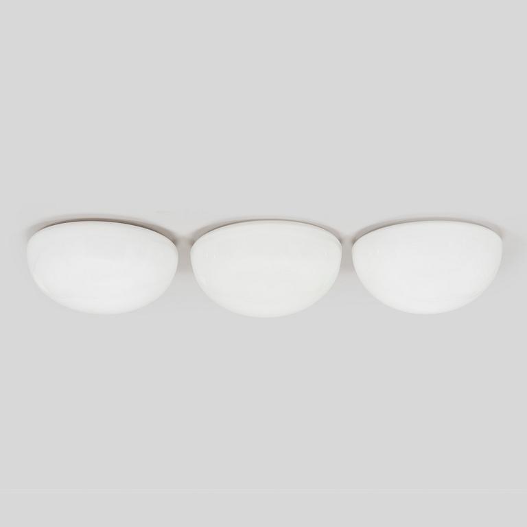 Paavo Tynell, a set of three mid-20th century ceiling lamps, 3, model 80113 (80112-25), Idman.