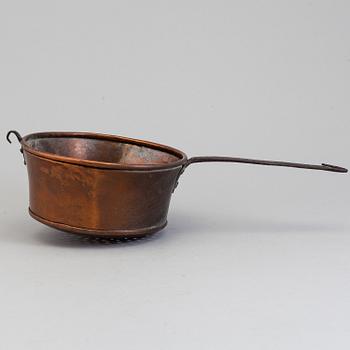 THREE COPPER KITCHEN UTENSILS, 19th century.