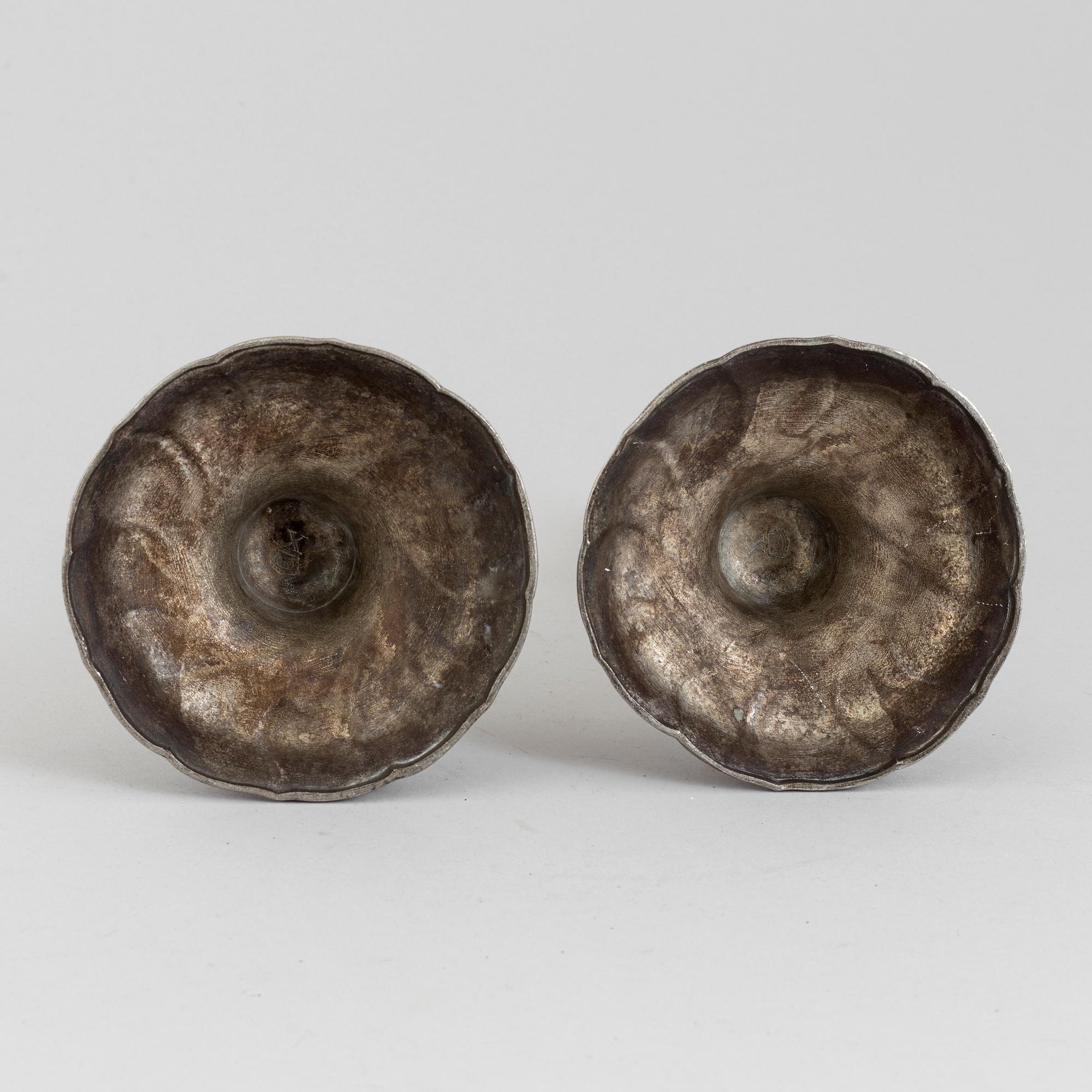 LJUSSTAKAR, ett par, tenn, rokoko, 1700-tal.