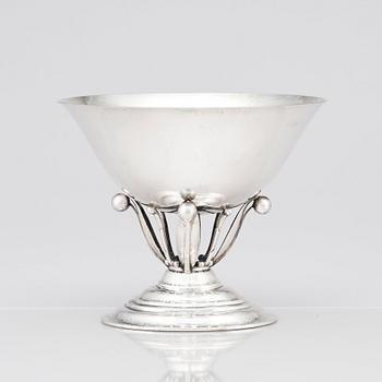 Johan Rohde, skål på fot, Georg Jensen Köpenhamn, 1918, 830/1000 silver, designnr 6.