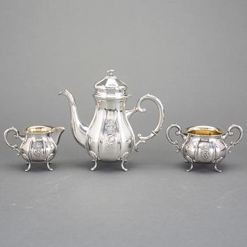 KAFFESERVIS, 3 delar, silver, rokokostil, svenska importstämplar. Total vikt ca 969 gram.