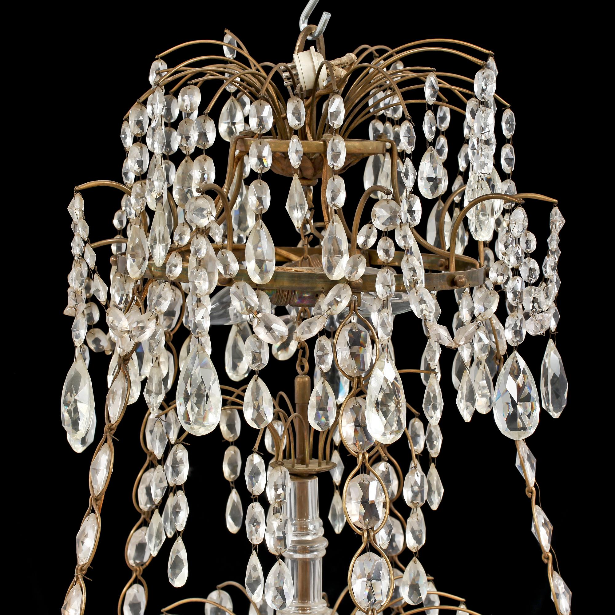 LJUSKRONA, Hagamodell, gustaviansk stil, omkring 1900. H 110.