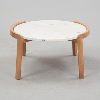 A "Bolia Mix" coffee table bu STudio Gud for Bolia, Danmark.