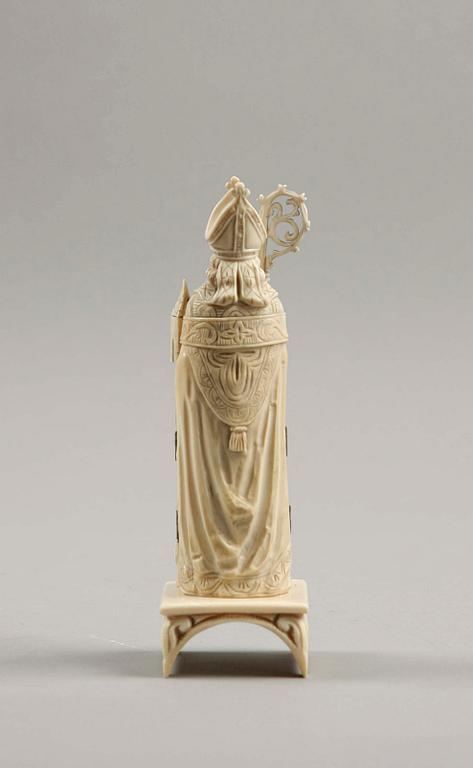 FIGURIN, skuret ben, omkring 1900.