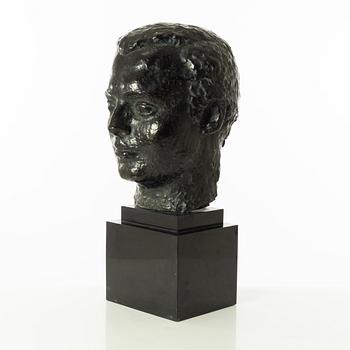 Gudmar Olovson, sculpture. Signed. Numbered. Foundry mark. Bronze, total height 53 cm, length 27 cm.