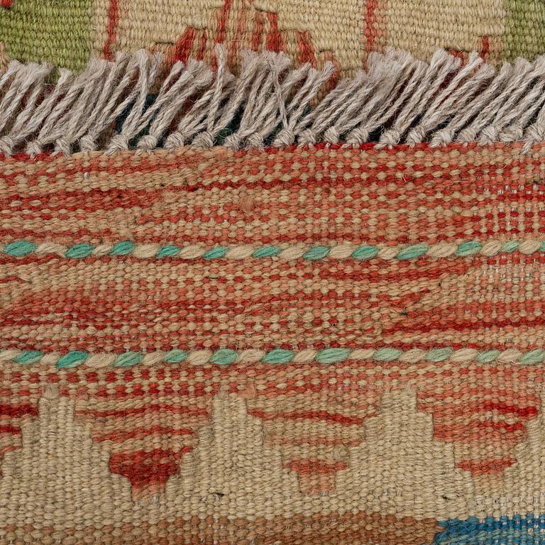 A RUG, kilim 192 x 77 cm.
