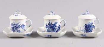CREMEKOPPAR, 3+1. Porslin, "Blå blomst" Royal Copenhagen.
