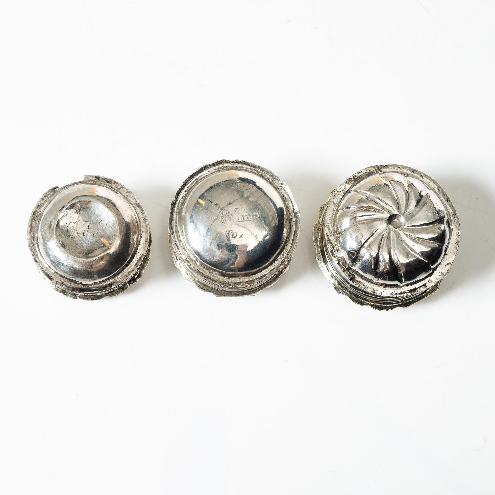 A set of three 18th/19th century silver snuff boxes.