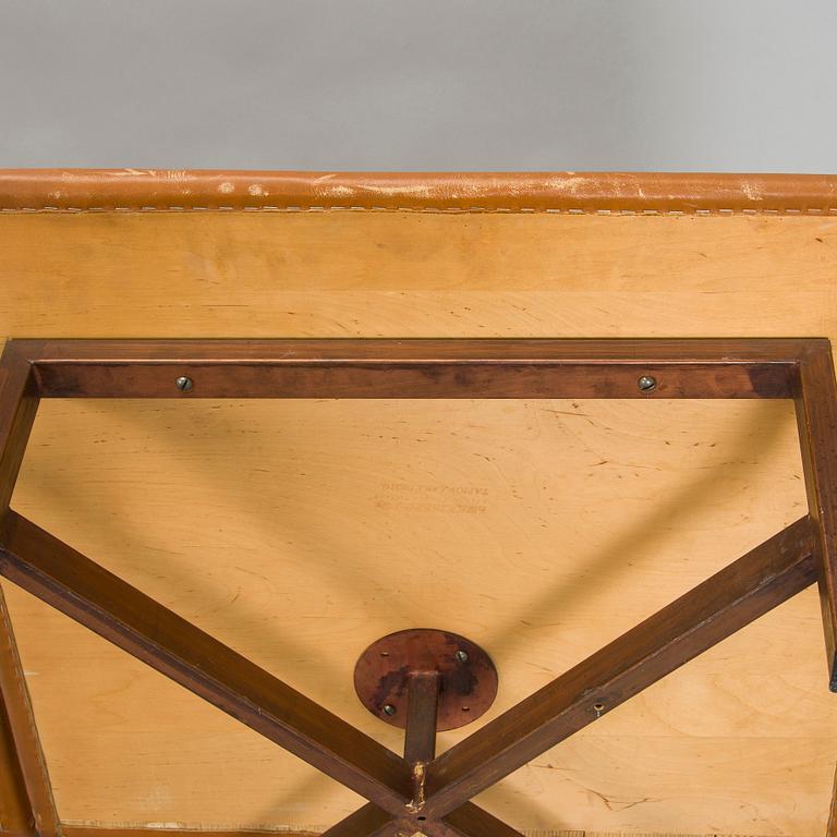 Ilmari Tapiovaara, sohva / nojatuoleja 3 kpl, valmistaja Lukkiseppo, 1900-luvun puoliväli.