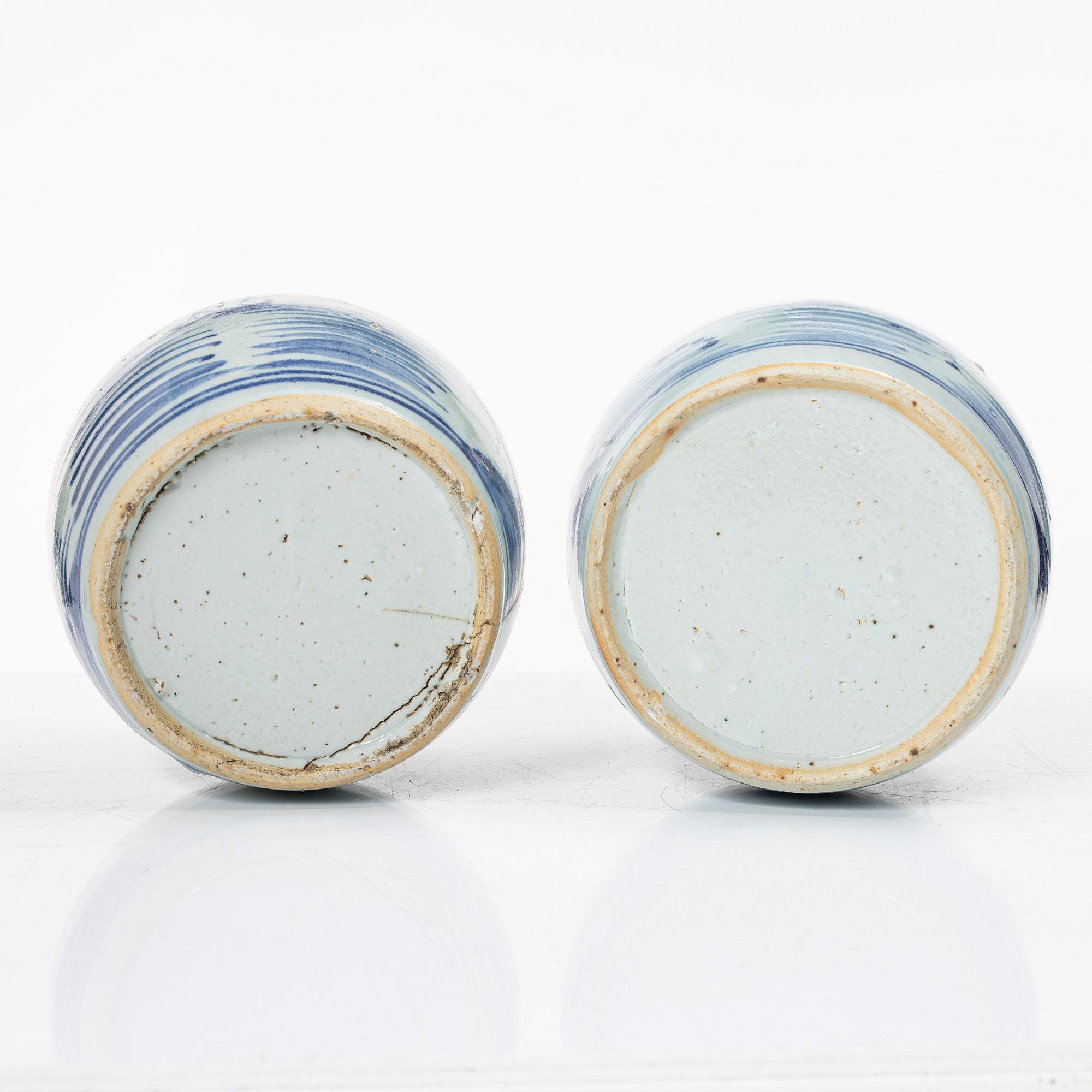 Five porcelain jars, China, Qing dynasty, 19th century.
