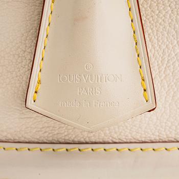 Louis Vuitton, A leather 'Suhali Lockit' handbag.