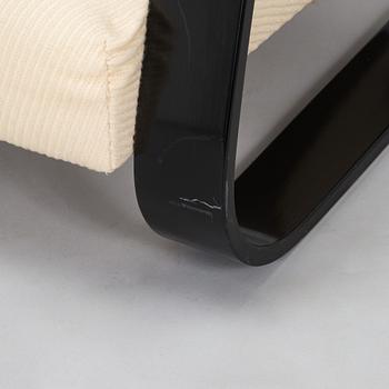 Alvar Aalto, fåtöljer ett par, "Tank chair" modell 400, Artek, 1970-tal.