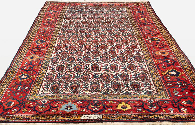 A carpet, antique, Chahar Mahal, signed Karkhane Shalamgar, ca 404 x 206-214 cm.