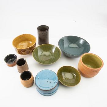 Signe Persson-Melin, box with lid, vases and bowls 13 dlr.