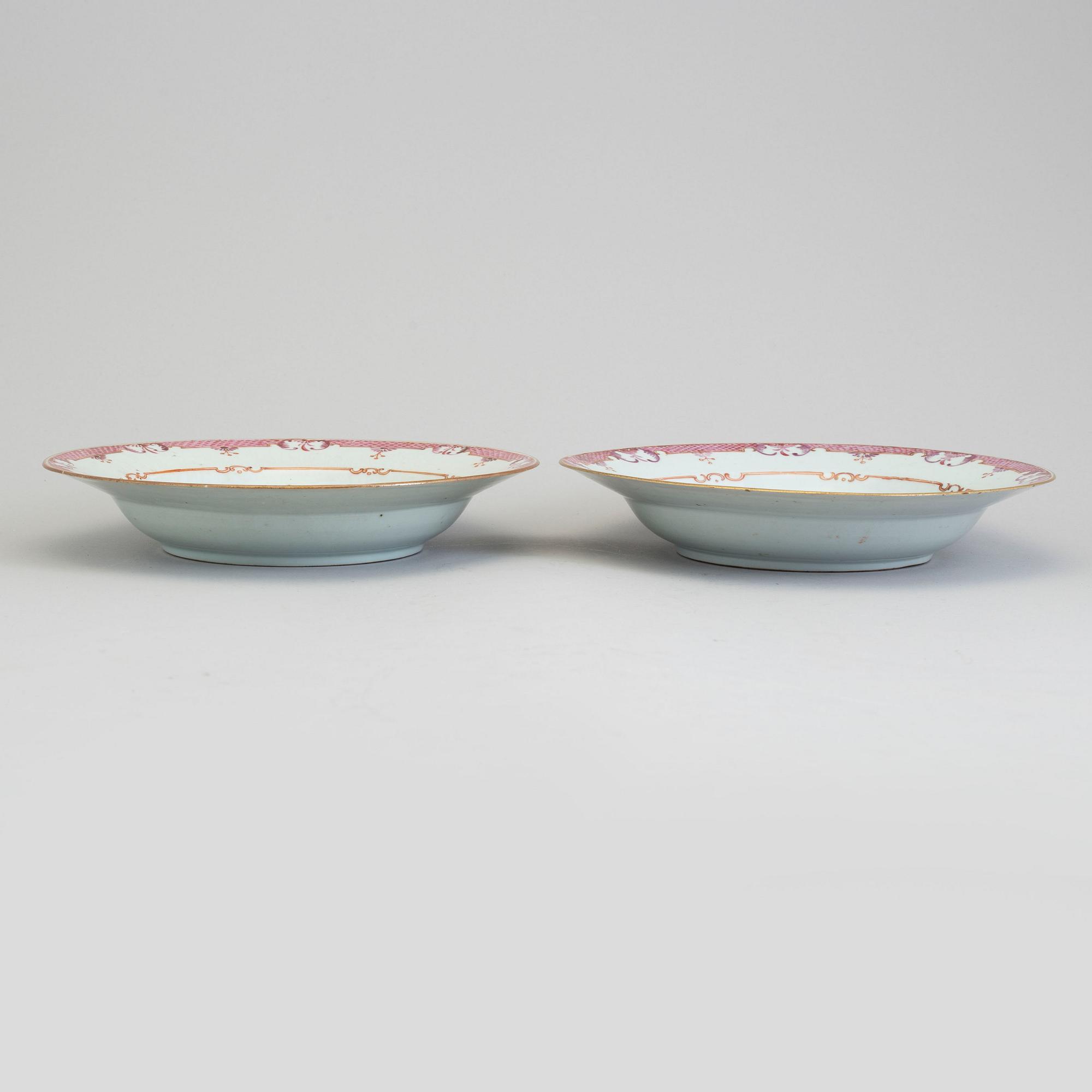 SOPPTALLRIKAR, ett par, kompaniporslin. Qingdynastin, Qianlong (1736-95).