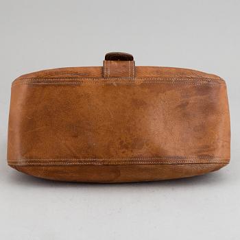 MULBERRY, a tan leather bag.