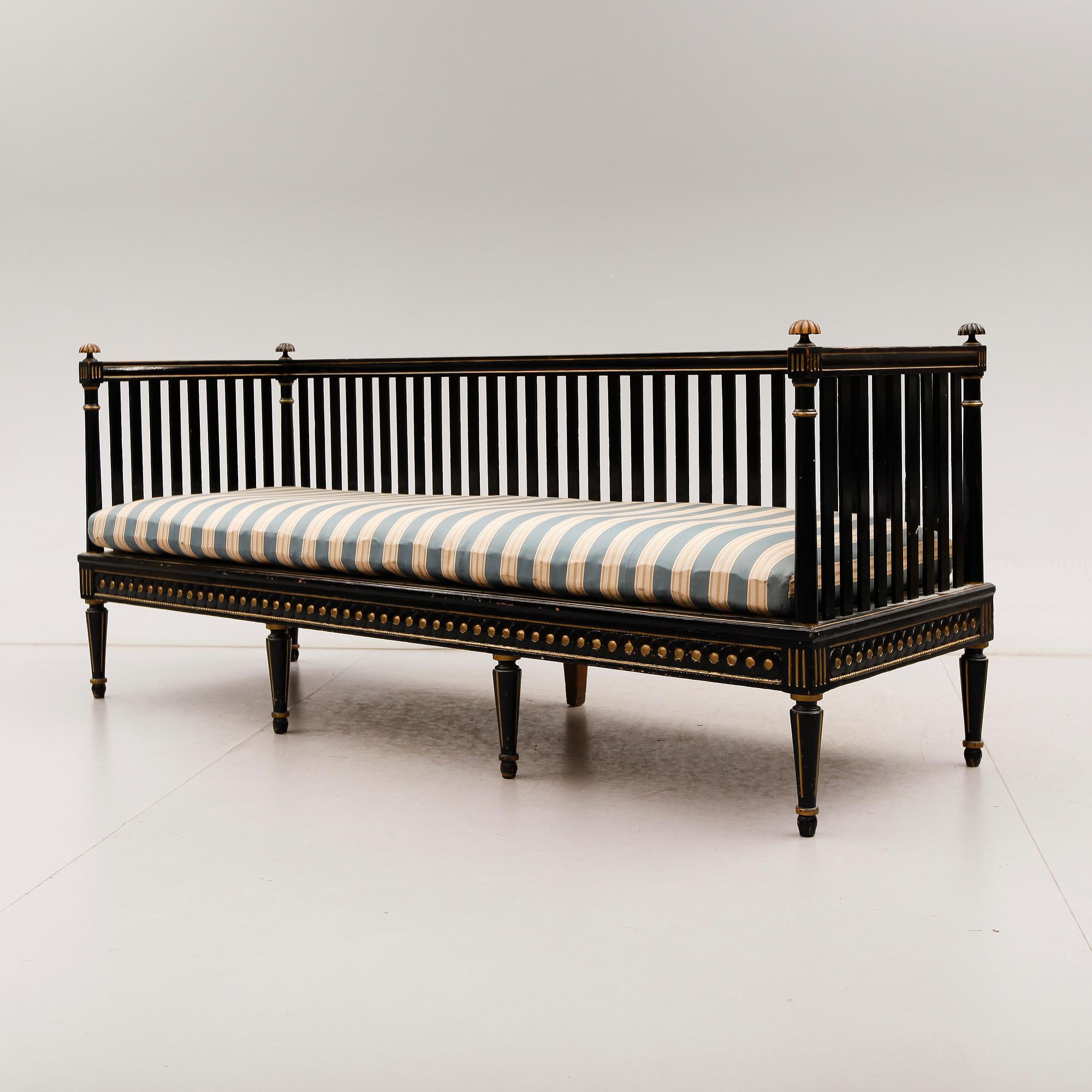 SOFFA, sengustaviansk, omkring år 1800.