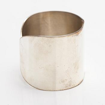 Pekka Piekäinen, Armband, sterlingsilver. Platinoro, Åbo.