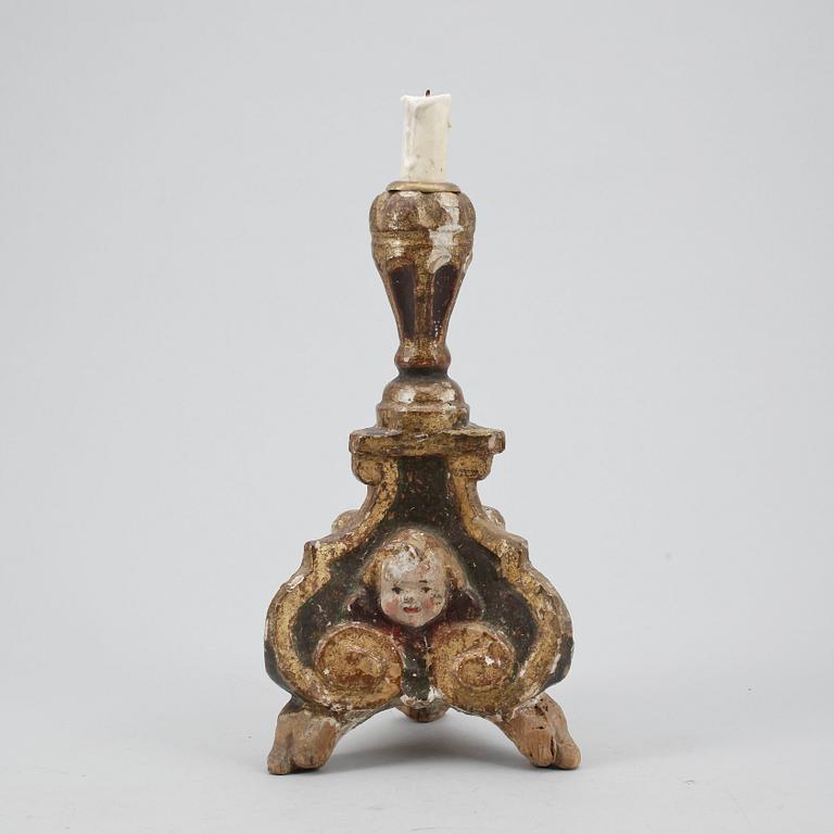 LJUSSTAKSFOT, trä, barock, 1700-tal.