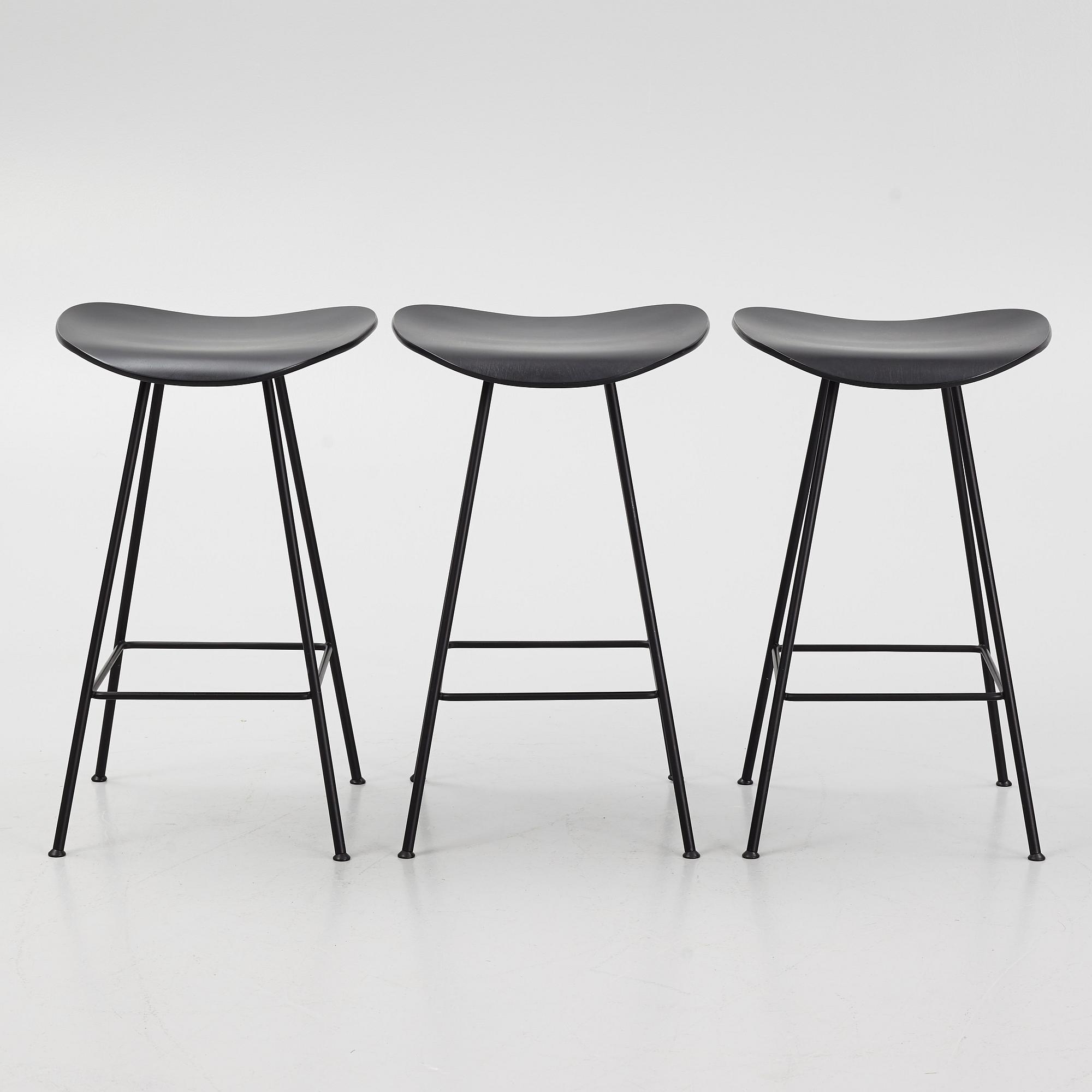 Komplot Design, barstolar, 3 st, "2D", Gubi, Danmark.