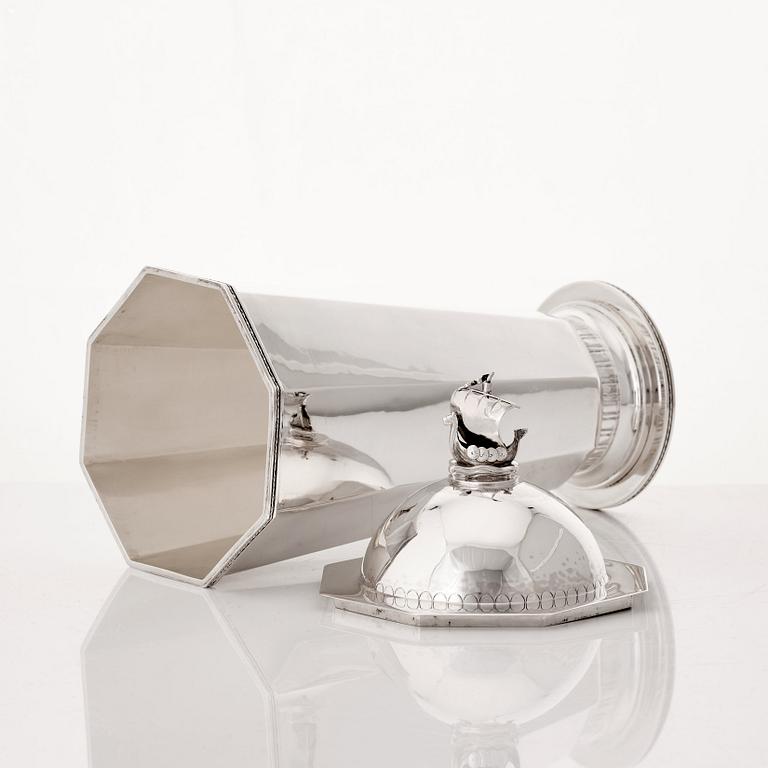 Atelier Borgila, a silver lidded goblet, Stockholm 1932.