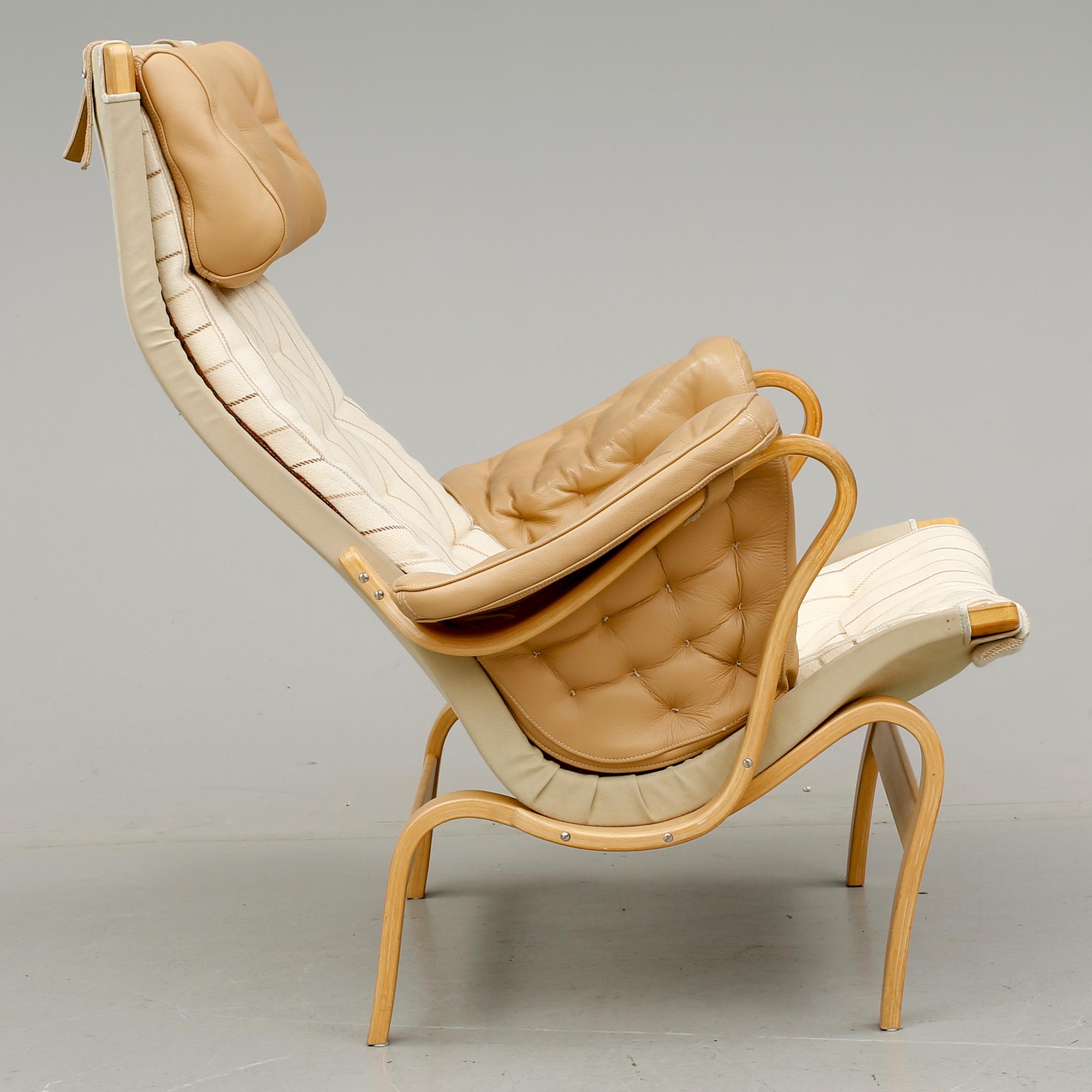 FÅTÖLJ, "Pernilla", Bruno Mathsson, Dux, 1900-talets andra hälft.