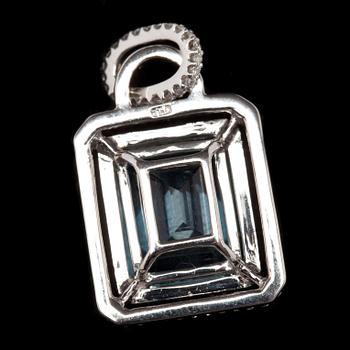 HÄNGE, 18k vitguld med fasettslipad akvamarin samt diamanter. Vikt c:a 6 g.