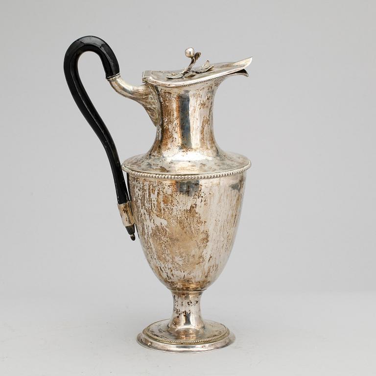 KAFFEKANNA, silver, otydlig mästarstämpel, Wien 1792. Vikt ca 957 gram.
