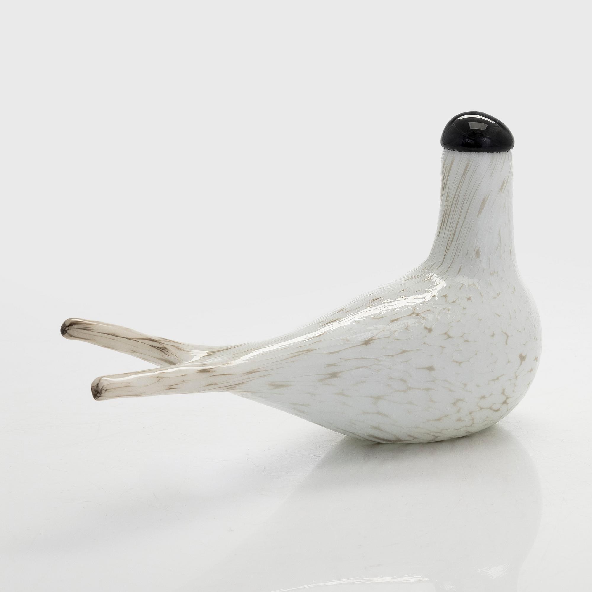 Oiva Toikka, an annual glass bird 'Arctic tern', signed O. Toikka Nuutajärvi 2000.