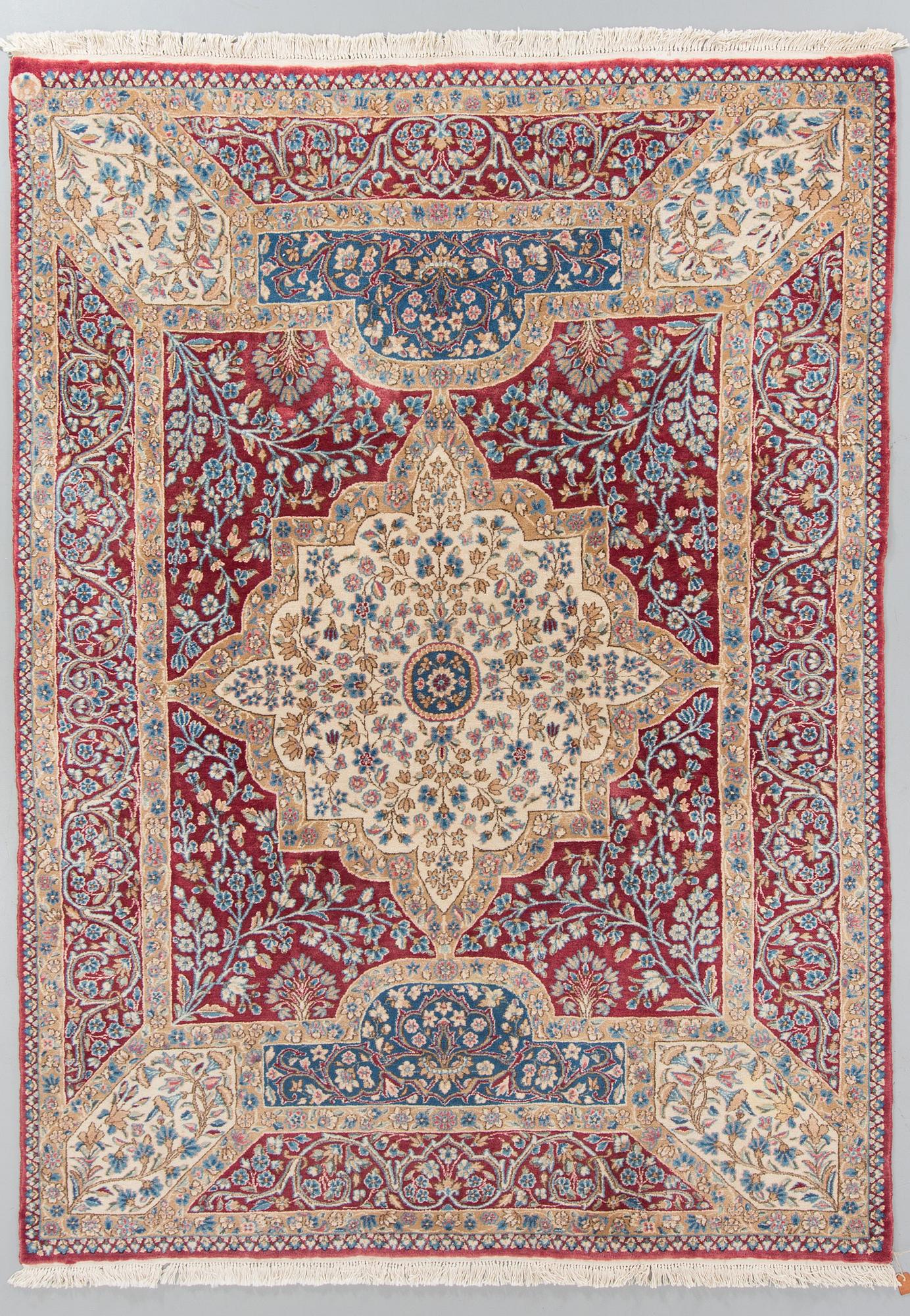 CARPET, Kerman/Yasd, circa 297 x 216 cm.