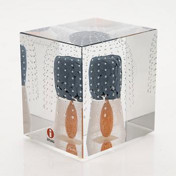 Oiva Toikka, vuosikuutio, signeerattu Oiva Toikka, 123/2000. Nuutajärvi 2013.