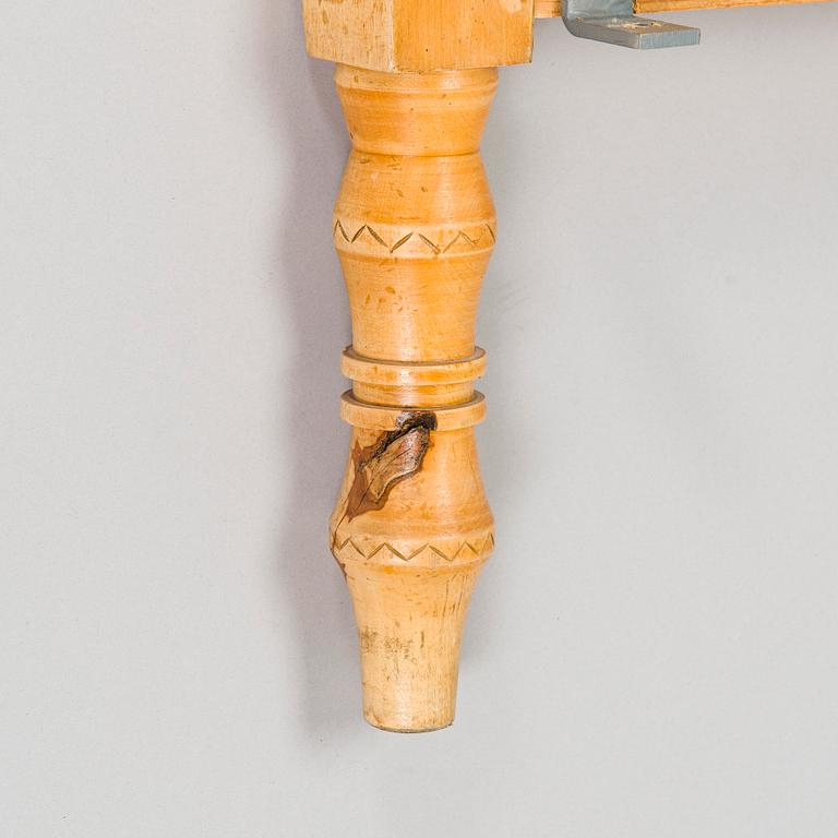 Yrjö Blomstedt, Sängynpäädyt, avohylly ja seinähylly 1898.