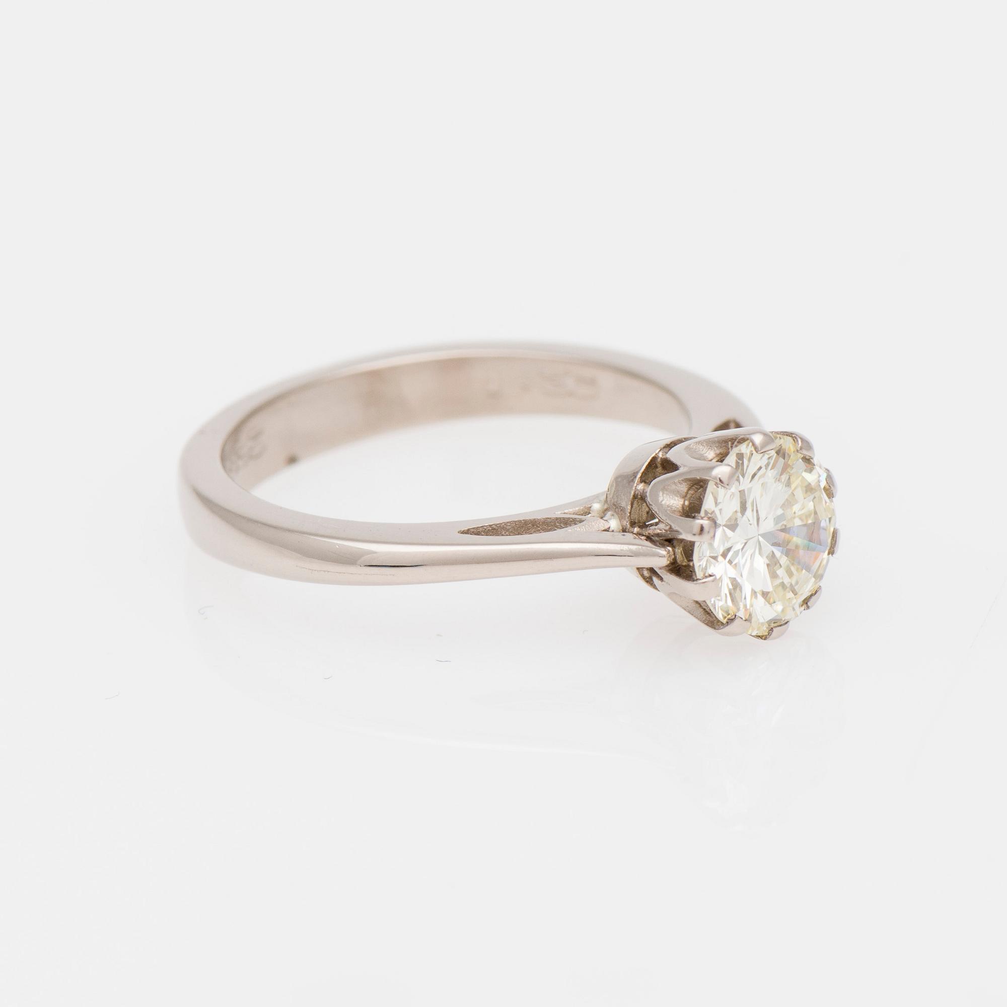 RING, vitguld 14K, briljantslipad diamant 1,36 ct, enligt gravering.