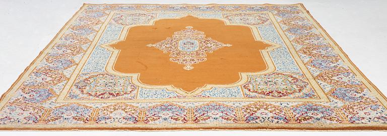 Carpet, Kerman, approx. 371 x 271 cm.