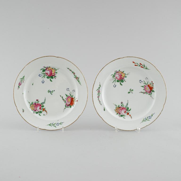 A pair of dinner plates from the 19th century.