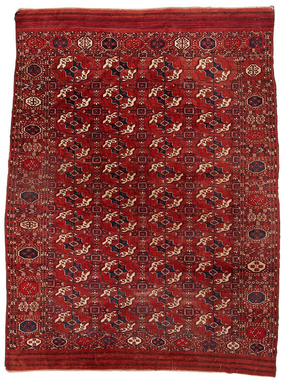 Matta, antik Tekke huvudmatta, ca 287-293,5 x 207-219,5 cm (samt kortsidorna med 1 cm slätväv).