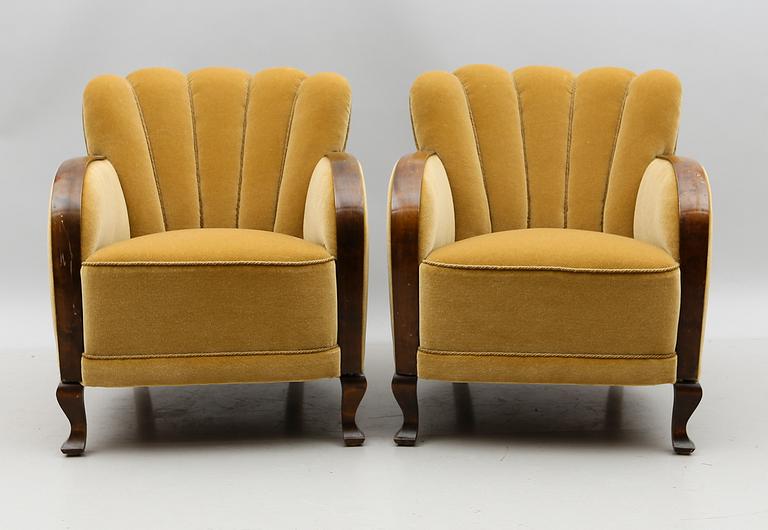 FÅTÖLJER, 1 par, 1900-talets första hälft.