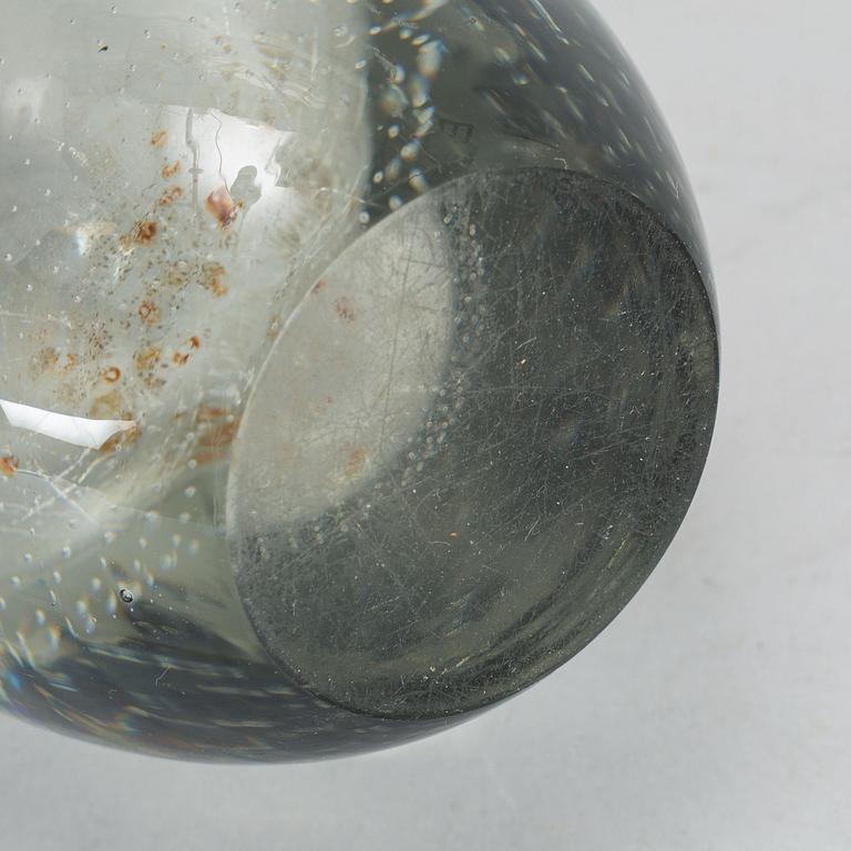 GUNNEL NYMAN, a glass vase, Nuutajärvi Notsjö, Finland mid 20th century.