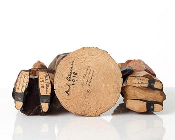 AXEL PETERSSON DÖDERHULTARN, Skulpturgrupp, 7 delar, Signerade och fem daterade 1918.