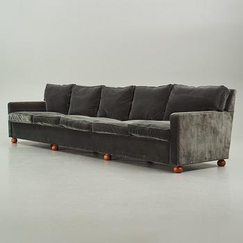 Josef Frank, a model 3031 sofa, Svenskt Tenn, 2015.