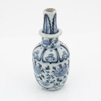 A blue and white water dropper, for the South East Asian market, circa 1900.