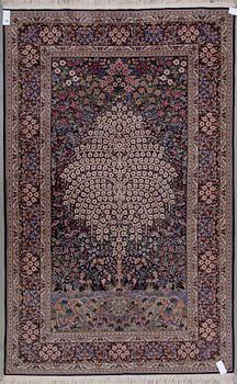 MATTA, orientalisk, figural. Ca 252x152 cm.