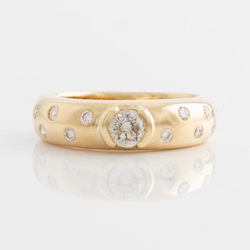 Ring in 18K gold with brilliant-cut diamonds.