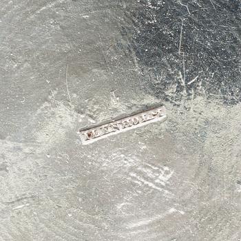 SOCKERSKÅL MED LOCK, SÅSSKÅL MED FAT SAMT GRÄDDKANNOR, 2 st, pläter, 1800-tal.