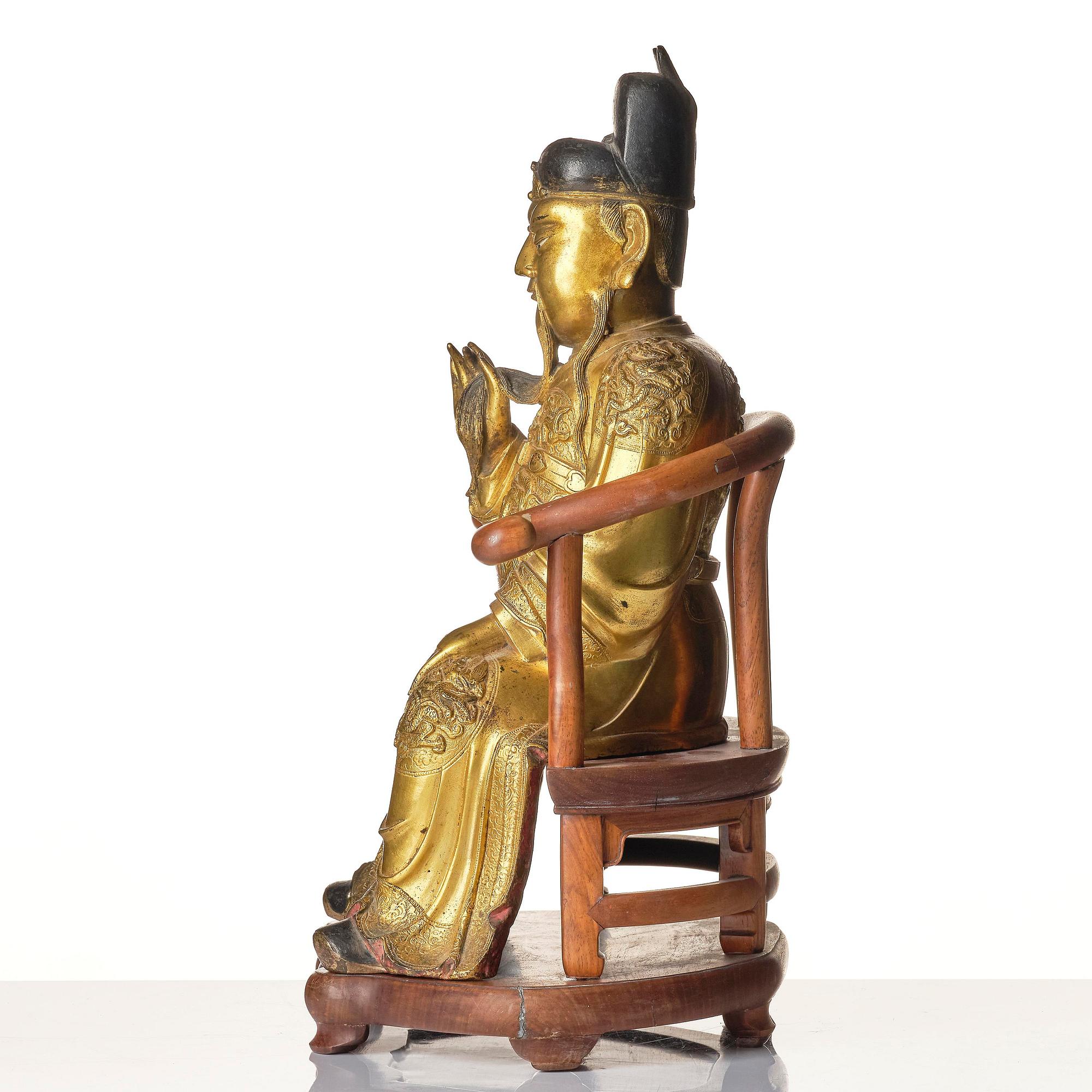 A large well cast figure of Guandi, Ming dynasty (1368-1644).
