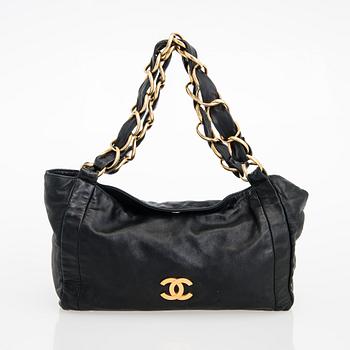 Chanel, an 'Olsen' hobo shoulder bag, 2002-2003.